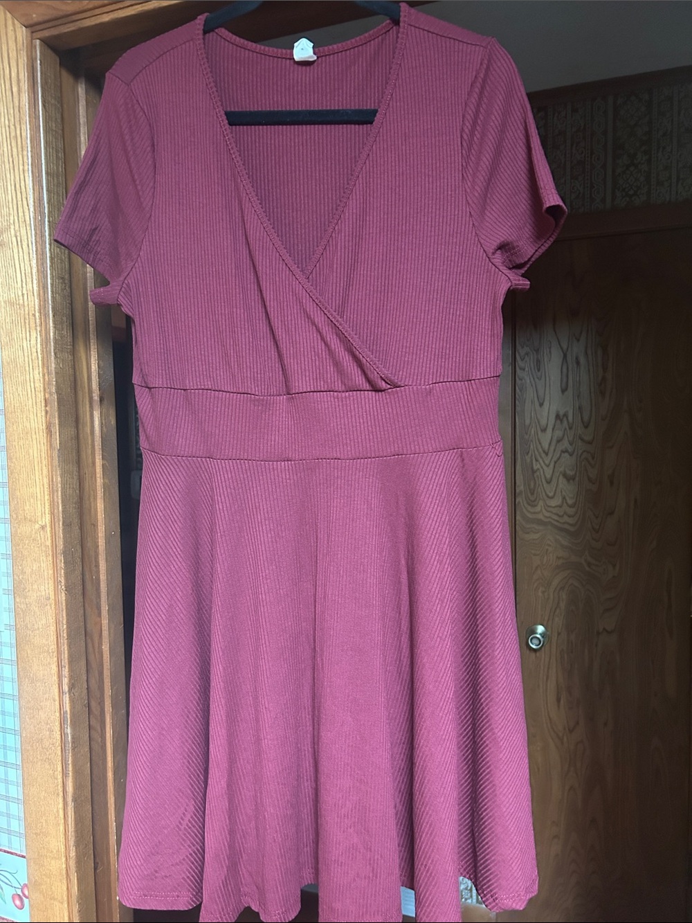 Women’s Maroon Short Sleeve V-Neck Skater Dress